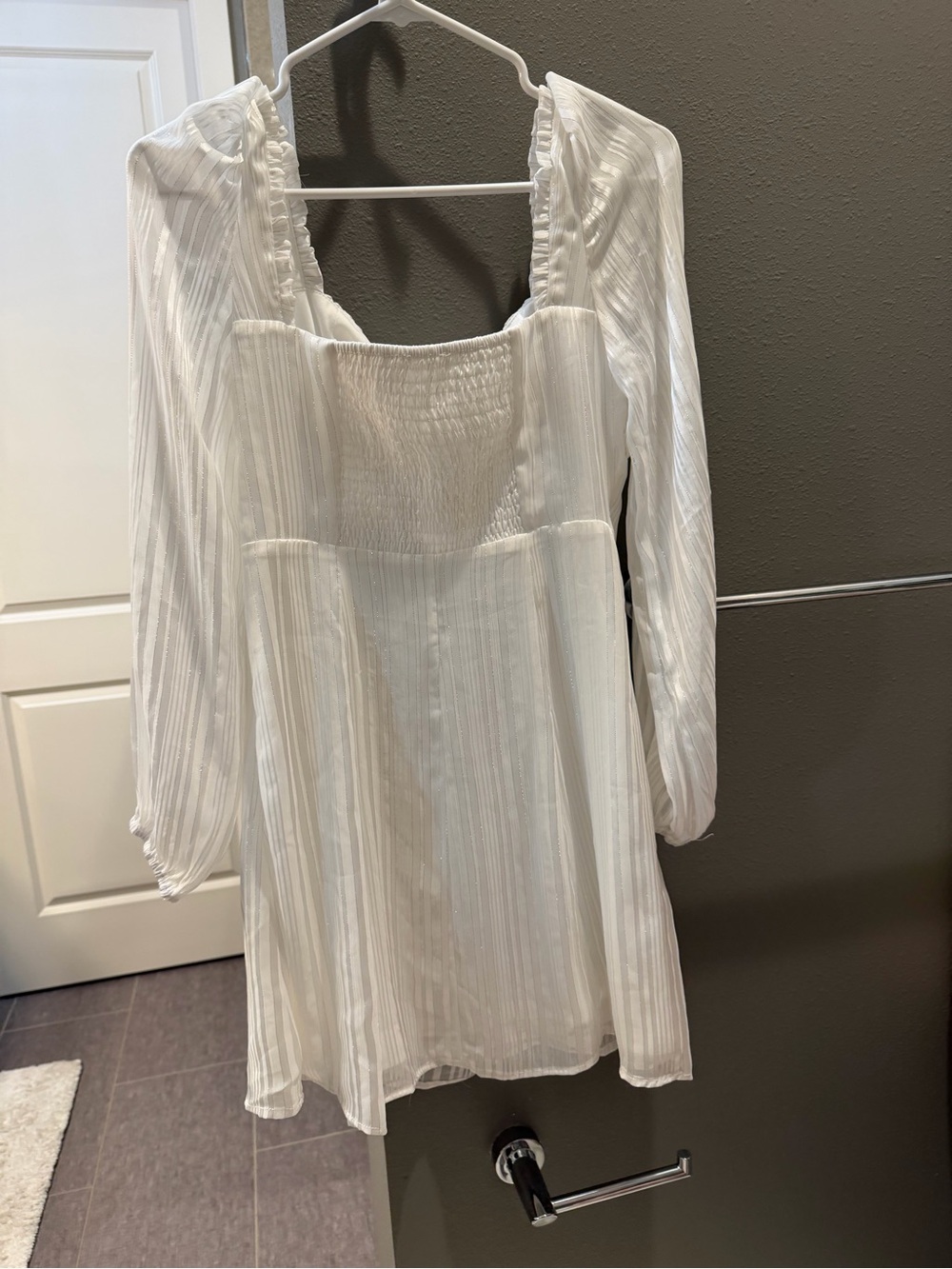 En Creme White Long-Sleeve Smocked Square Neck Dress